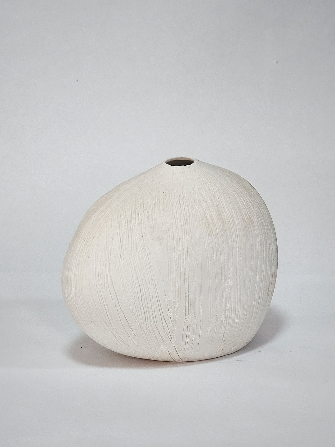 Matte White Sphere Bud Vase - 13.5cm (Copy)