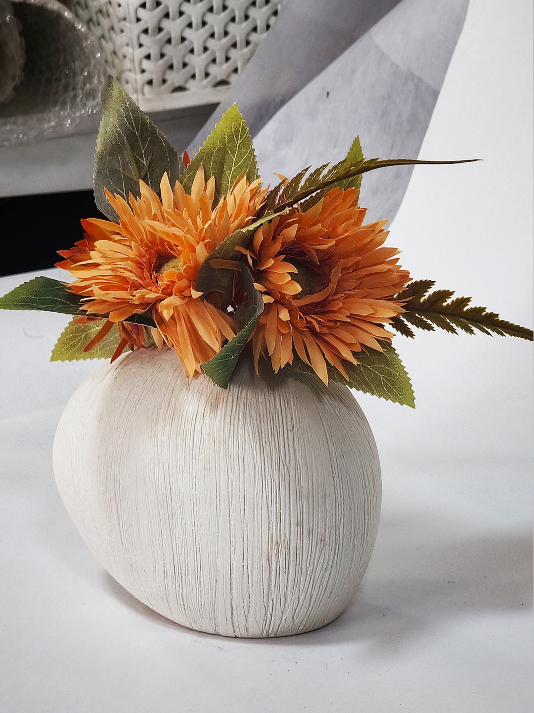 Matte White Sphere Bud Vase - 13.5cm (Copy)