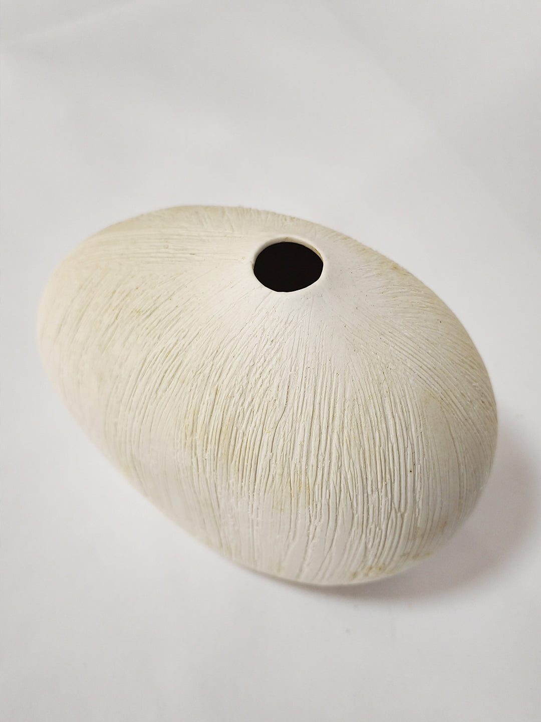 Matte White Sphere Bud Vase - 13.5cm (Copy)