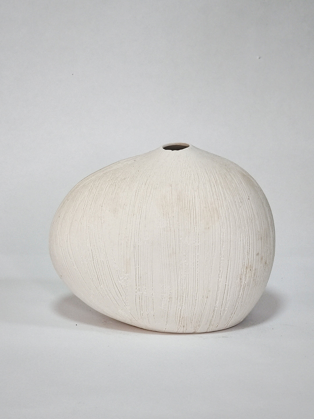 Matte White Sphere Bud Vase - 13.5cm (Copy)