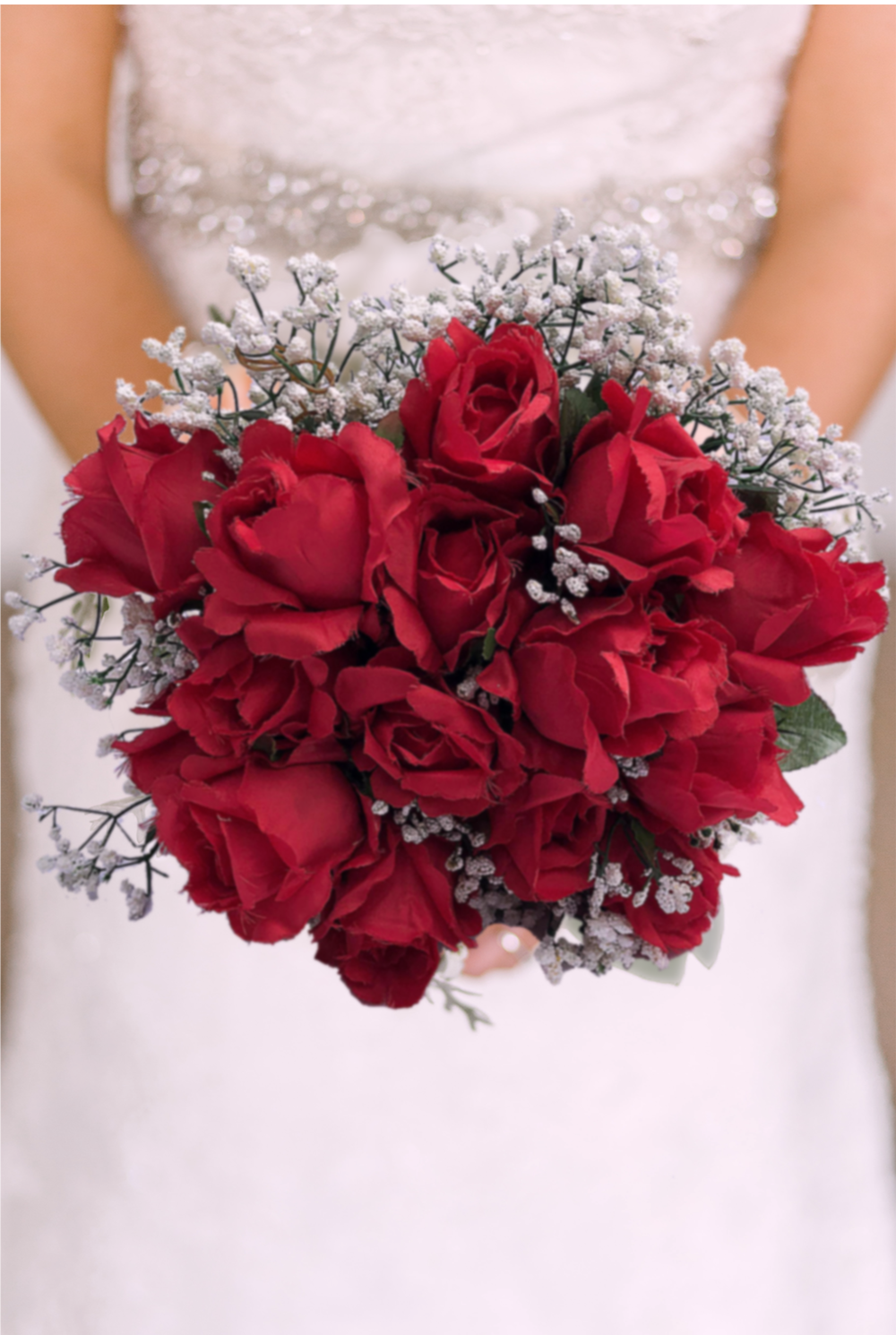 Bouquet of Flowers - Red roses with surrounding frosts